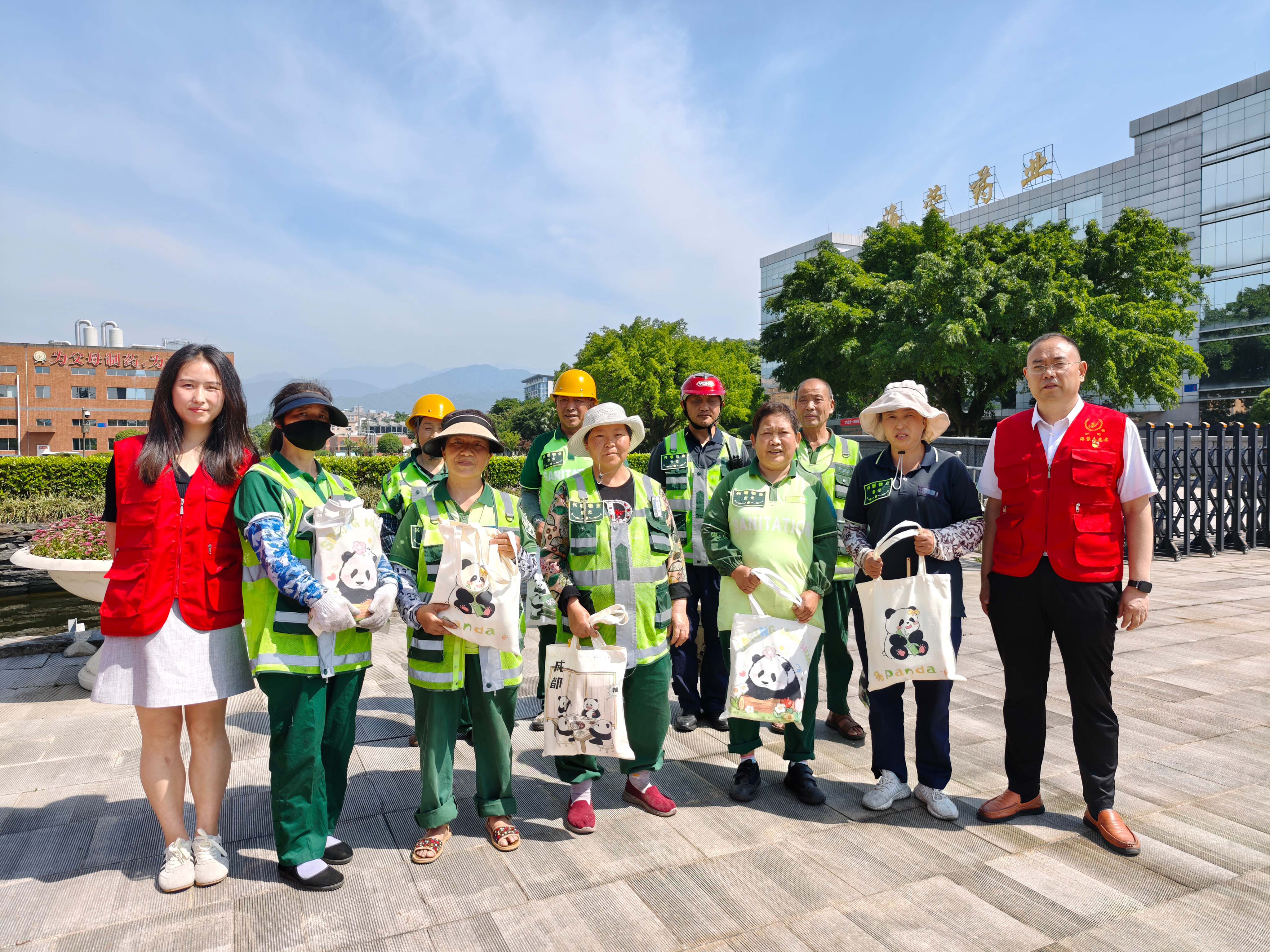 黨建引領(lǐng) | 四川海蓉黨（團(tuán)）支部聯(lián)合工會(huì)開展一線環(huán)衛(wèi)工慰問活動(dòng)